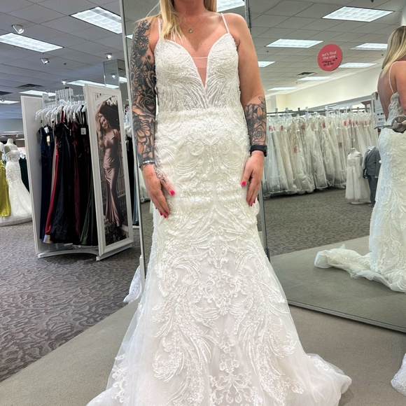 Galina Signature SWG941 trumpet wedding dress - Picture 8 of 12